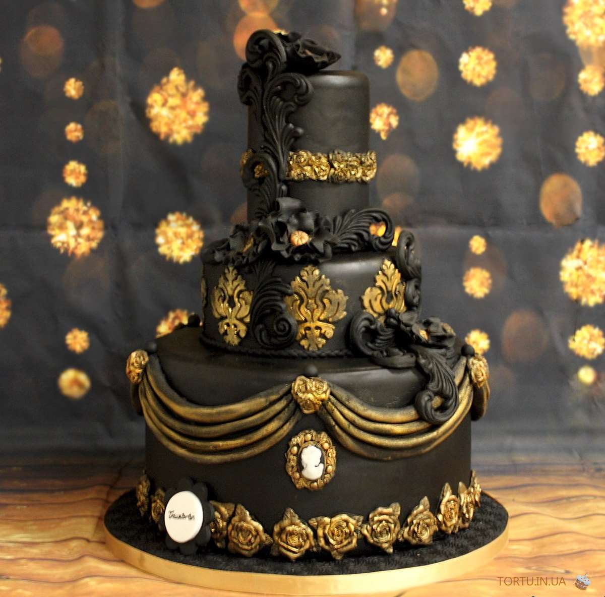 Торт в готичному стилі